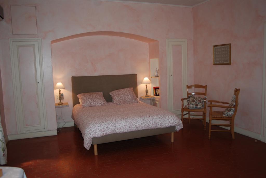 Chateau Cornillon Αρλ Δωμάτιο φωτογραφία